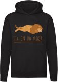 Leeuw Lie on the floor Hoodie - ontspannen - moe - opgeven - rust - liggen - vermoeid - woordspeling - dieren - taal - engels - humor - grappig